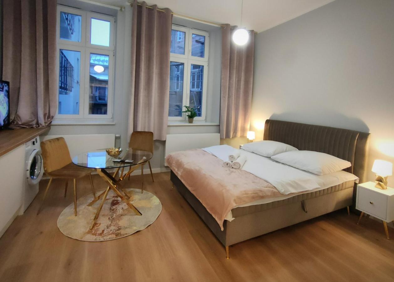 Hugo Star Apartament *
